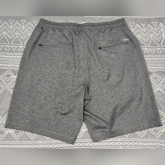 Vuori Men's Sunday Performance Shorts 8" In Heathered Grey Size Medium - Picture 4 of 9